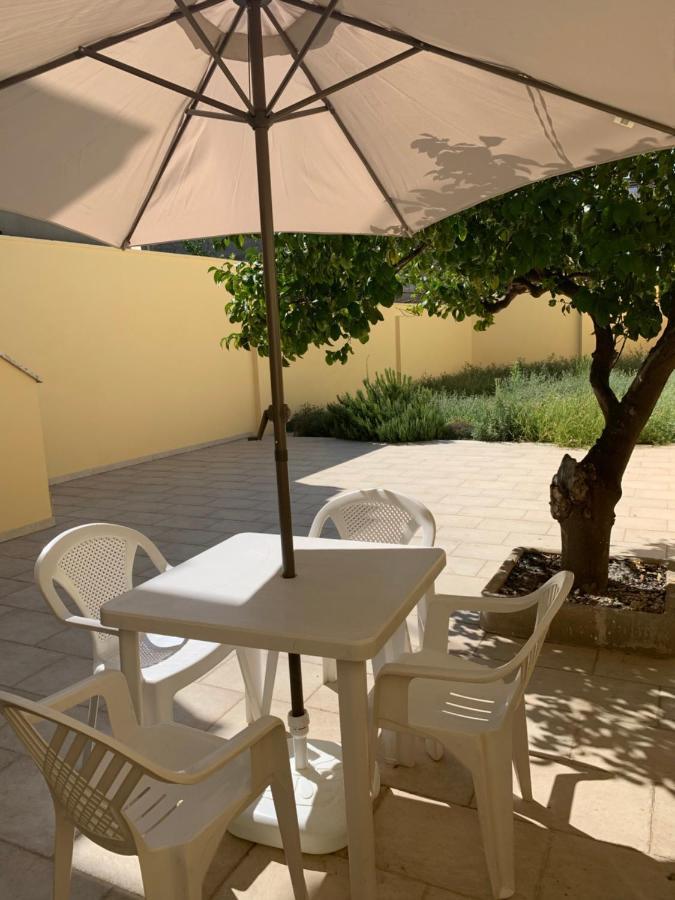 Toto House Apartment Mesagne Luaran gambar